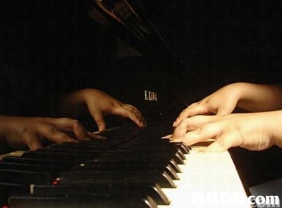 com  piano,keyboard,musical instrument,pianist,player piano