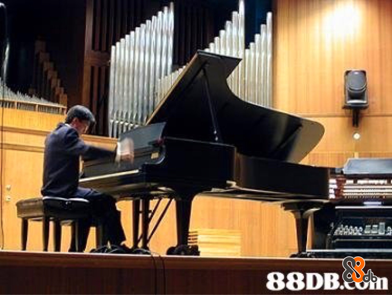 88DB  piano